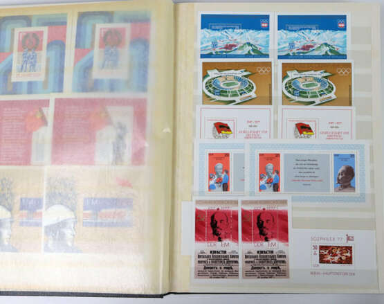 DDR Briefmarken im Album - Foto 1
