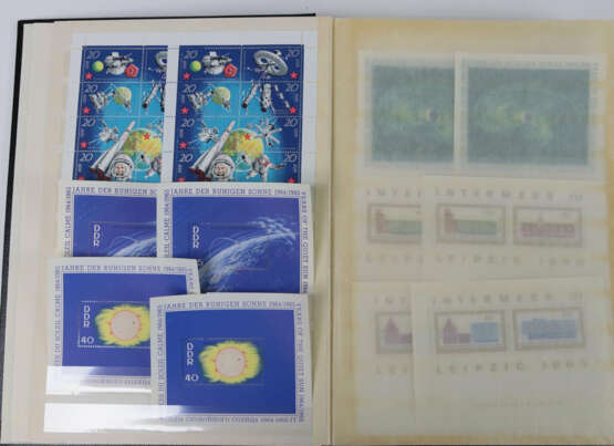 DDR Briefmarken im Album - photo 3