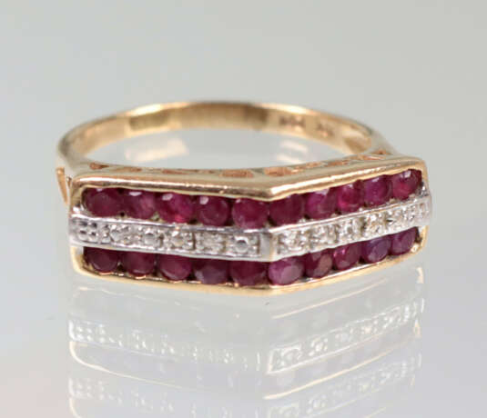 Rubin Ring mit Diamanten - Gelbgold 333 - photo 1