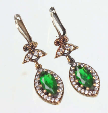 Ohrringe mit grünem Stein und Zirkonia - фото 1
