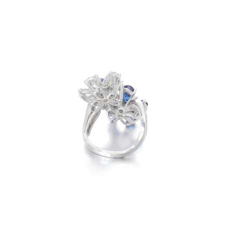 Sapphire and diamond ring, Van Cleef & Arpels - фото 3