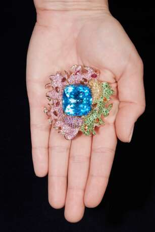 Gem set and diamond brooch/pendant combination, James Ganh - photo 4