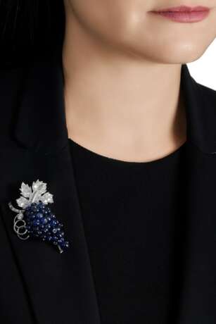 Sapphire and diamond brooch, Boucheron - Foto 4