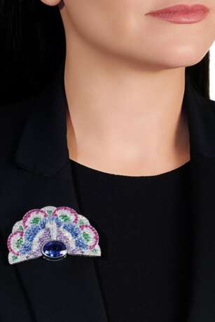 Gem set and diamond brooch, Michele della Valle - Foto 4