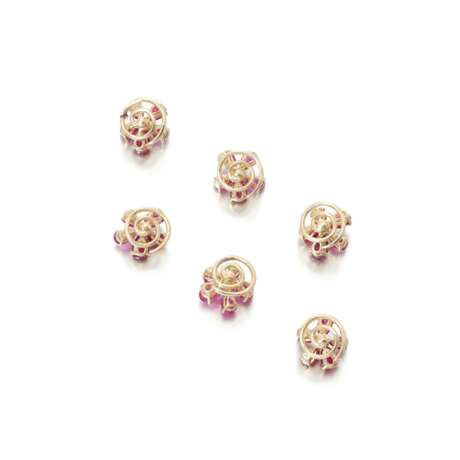 Ruby and diamond pin brooches, Michele della Va - photo 3