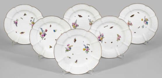 Sechs Zierteller mit Blumen- und Insektendekor - фото 1