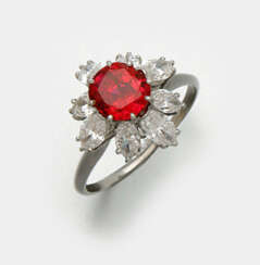 Кольцо с очень тонким рубином и бриллиантом