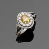 Eleganter Fancy-Vivid-Yellow-Diamantring - фото 1