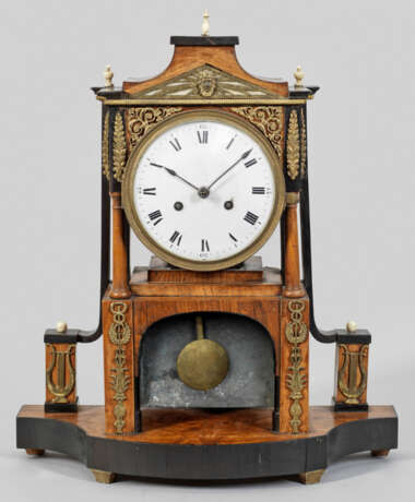 Biedermeier-Kommodenuhr - photo 1