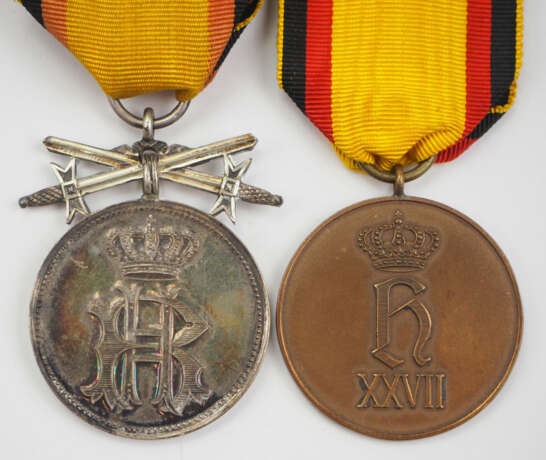 Reuss: Silberne Verdienstmedaille, 2. Modell (1909-1918), mit Schwertern. - фото 1