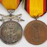 Reuss: Silberne Verdienstmedaille, 2. Modell (1909-1918), mit Schwertern. - фото 1