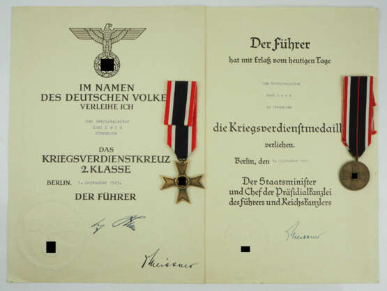 Kriegsverdienstkreuz, 2. Klasse und Kriegsverdienstmedaille mit Urkunde für einen Betriebsleiter in Pforzheim. - Foto 1