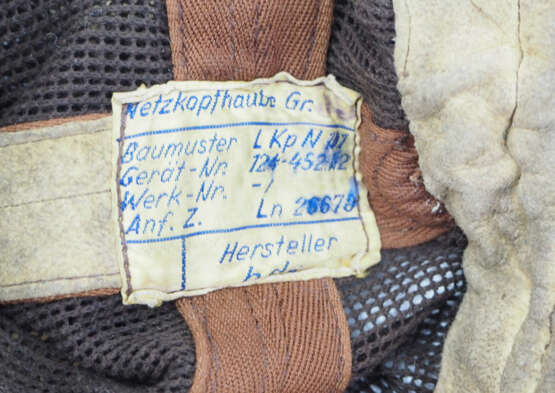 Luftwaffe: Fliegerkopfhaube mit Brille. - Foto 3