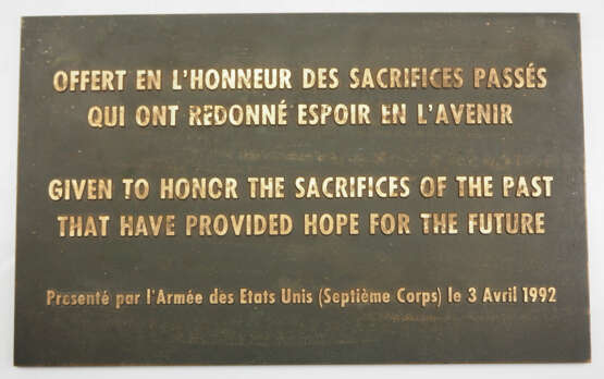 USA: Geschenkplakette für das 7. Corps - 3. April 1992. - Foto 1