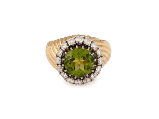 PERIDOT-RING MIT DIAMANTBESATZ - photo 1