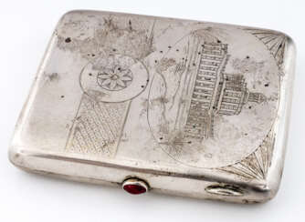 Cigarette case with Palace display