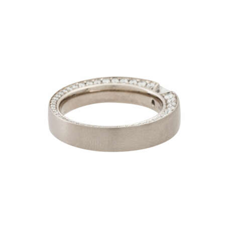 CHRISTIAN BAUER Ring mit Diamant im Prinzessschliff - Foto 3