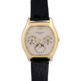 PATEK PHILIPPE Vintage Calatrava Ewiger Kalender, Ref. 5040J. Armbanduhr. - photo 1