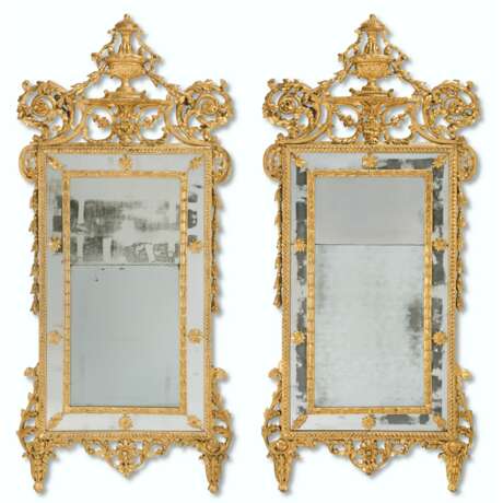 A PAIR OF ITALIAN NEOCLASSICAL GILTWOOD PIER MIRRORS - фото 1