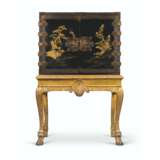 A JAPANESE BLACK AND GILT-LACQUER CABINET ON A GILTWOOD STAND - фото 1