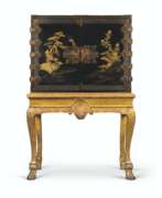 Coffre avec pieds. A JAPANESE BLACK AND GILT-LACQUER CABINET ON A GILTWOOD STAND