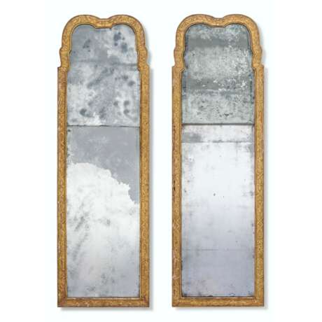 A MATCHED PAIR OF ENGLISH GILTWOOD AND GILT-GESSO PIER MIRRORS - фото 1