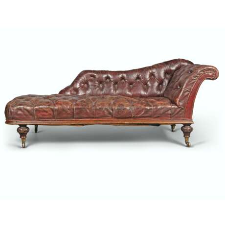 A VICTORIAN STAINED-OAK BUTTONED-LEATHER DAYBED - фото 1