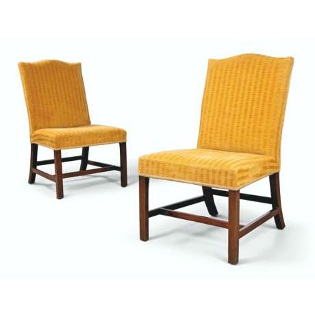 A PAIR OF GEORGE III MAHOGANY SIDE CHAIRS - photo 1