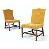 A PAIR OF GEORGE III MAHOGANY SIDE CHAIRS - photo 1