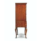 A GEORGE I WALNUT, PINE AND ASH-CROSSBANDED CHEST-ON-STAND - photo 3