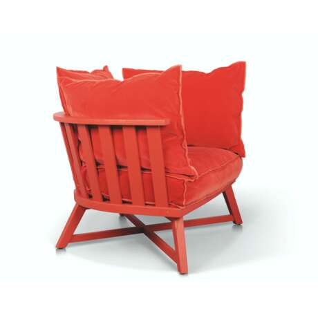 A RED-PAINTED ‘07’ DESIGN SPECIAL EDITION ARMCHAIR - Foto 2