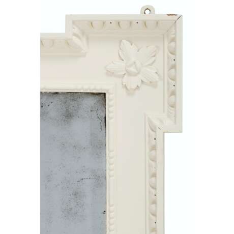 A GEORGE III WHITE-PAINTED PICTURE-FRAME MIRROR - photo 3