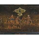 A GEORGE I BLACK, GREEN, BLUE AND GILT-JAPANNED CABINET-ON-STAND - Foto 2