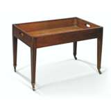 AN ENGLISH MAHOGANY LOW TRAY-ON-STAND - Foto 1