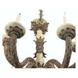 AN ENGLISH GILT-TOLE AND IRON TWELVE-LIGHT 'PINEAPPLE' CHANDELIER - Foto 2