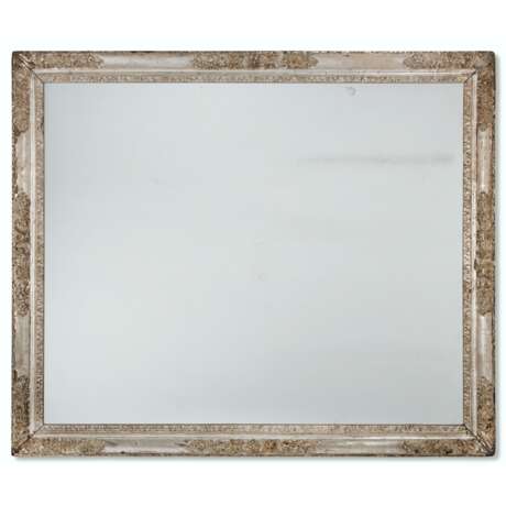 A SILVERED PICTURE FRAME MIRROR - фото 1