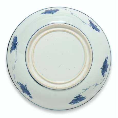 TWO CHINESE BLUE AND WHITE DISHES - photo 3