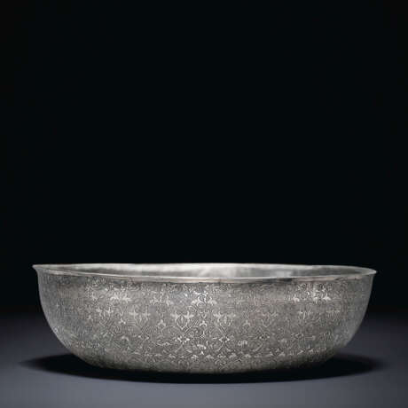 A SUPERB AND VERY RARE SILVER `ANIMALS` BOWL - фото 1