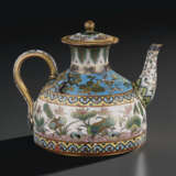 A VERY RARE AND UNUSUAL CLOISONN&#201; ENAMEL DOMED TEAPOT AND COVER - Foto 1