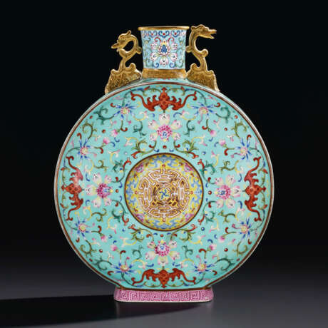 A FAMILLE ROSE TURQUOISE-GROUND MOON FLASK WITH LATER CLOISONN&#201; ENAMEL NECK - фото 1