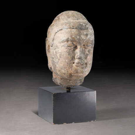 A LIMESTONE HEAD OF BUDDHA - фото 1