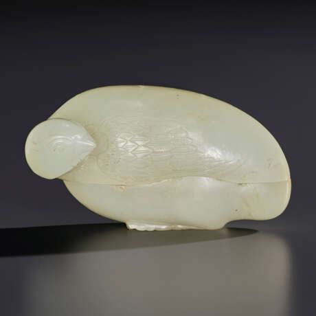 A WHITE JADE QUAIL-FORM BOX AND COVER - фото 1