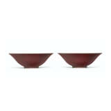 A PAIR OF COPPER-RED-GLAZED BOWLS - фото 1