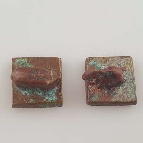 Zwei chinesische Bronzestempel mit Tierkreiszeichen - Foto 2