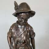 Große Bronzefigur “Junger Jäger mit Beute” - photo 7
