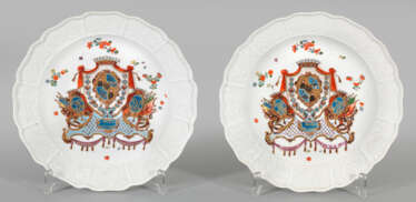 Pair of crest plates from the "Tata"-the Service gift of the Czar Peter III. to the count von Munnich