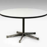 Charles & Ray Eames, Clubtisch "Segmented Table" - фото 1