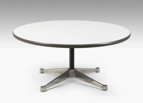 Charles & Ray Eames, Clubtisch "Segmented Table" - Foto 1