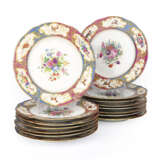  A Set of Fifteen Dinner Plates from the Grand Duke Mikhail Pavlovich Service - photo 1