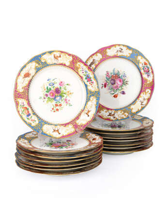  A Set of Fifteen Dinner Plates from the Grand Duke Mikhail Pavlovich Service - Foto 1